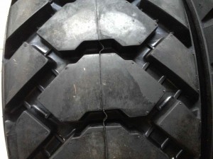 12.5-80-18タイヤの掘削と積み込み操作自治体操作タイヤ12.5/80-18 - Product Image 2