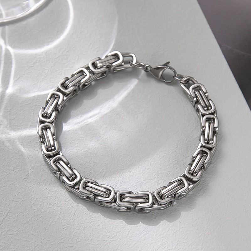 10 Bleu Le bracelet Empereur mesure 22cm