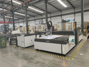 Máquina enrutadora Cnc 1325, enrutador económico con cámara ccd y cuchillo oscilante, fabricante en venta - Product Image 2