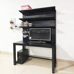Mesa de estudio de escritorio de computadora con pantalla de tablero de clavijas con estantería - Product Image 4