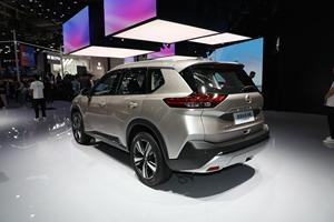新趋势2024新款日产X-trail汽油电驱动汽车5座双电机4WD suv新能源汽车
