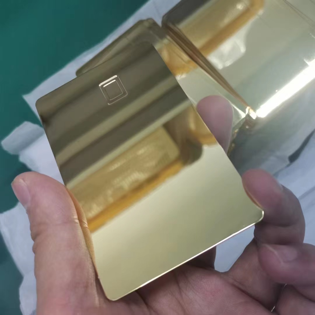 กระจกสีทอง