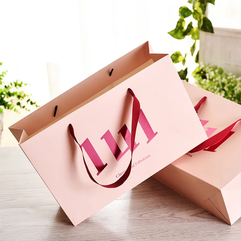 도매 500 개/몫 하이 엔드 핑크 종이 가방 레드 리본 핸들 럭셔리 패션 쇼핑 종이 가방 자신의 로고