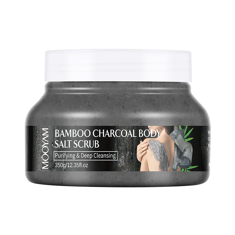 Gommage corporel au sel et charbon de bambou