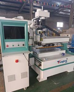 Enrutador CNC de cabezal múltiple de 3 ejes con tecnología de hoja de sierra Enrutador CNC multifuncional Carpintería - Product Image 4