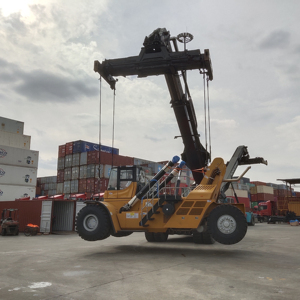 Manipulador de contenedores vacíos de 45 toneladas SRSC45H2 Grúa apiladora de alcance de contenedor móvil con alta calidad - Product Image 1