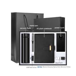 OEM 10000mah power bank e portachiavi e A5 plain <span class=keywords><strong>notebook</strong></span> & pen e chiavetta USB da 32G e pallone sottovuoto 6 in 1 set regalo