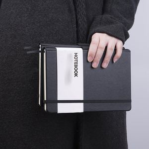Benutzer definierte schwarze Leder A5 Journal Notebook Blank Rule Magic Design Wasserdichte Hardcover Elastic Closure String Sattel heftung - Product Image 5