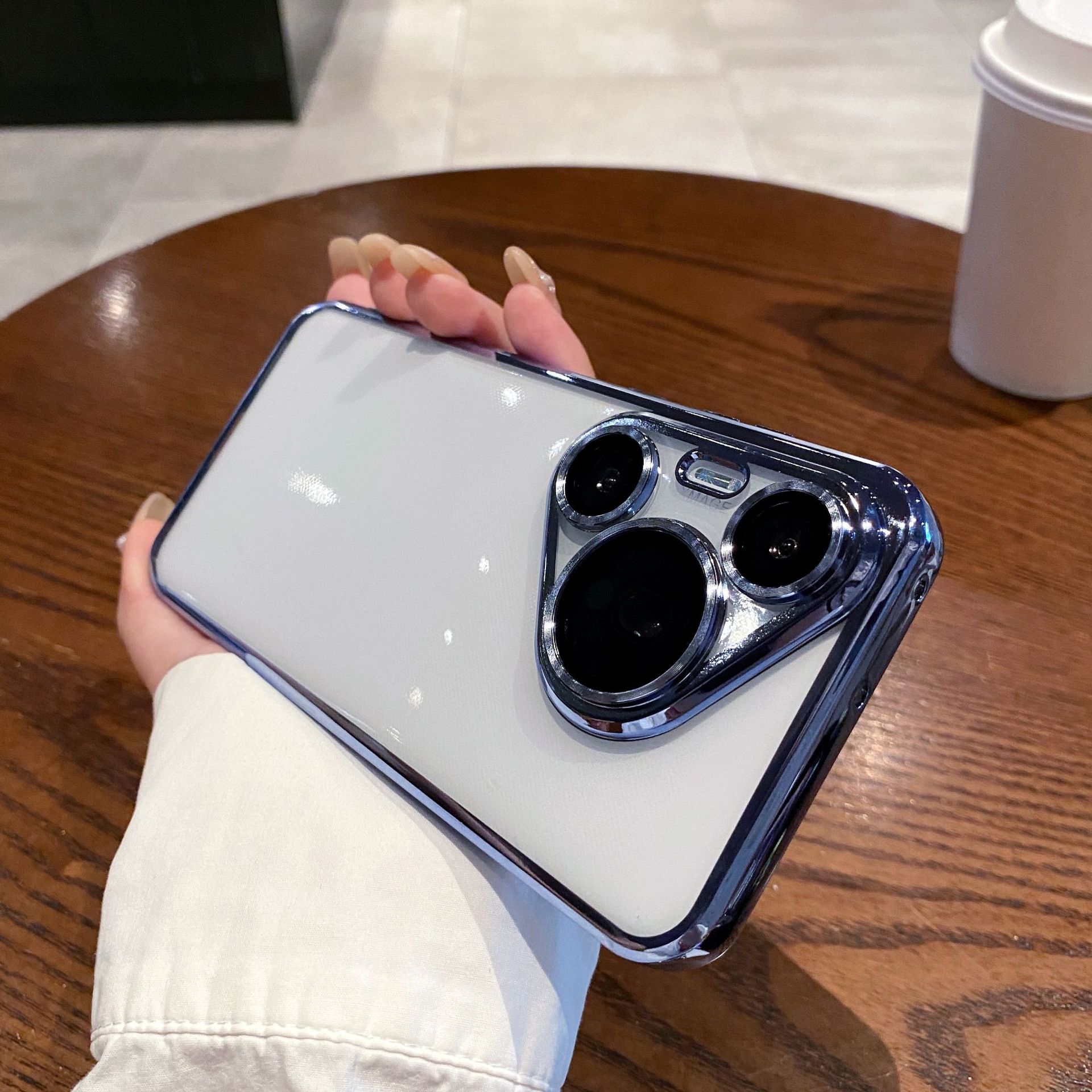 สีน้ำเงินระยะไกล