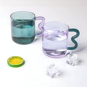 Farklı renk kolları ile özel yaratıcı renkli cam bardak özelleştirilebilir uzun borosilikat cam kahve kupa - Product Image 4