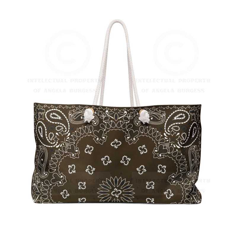 Marrone Scuro con Bandana Bianca a Stampa Paisley
