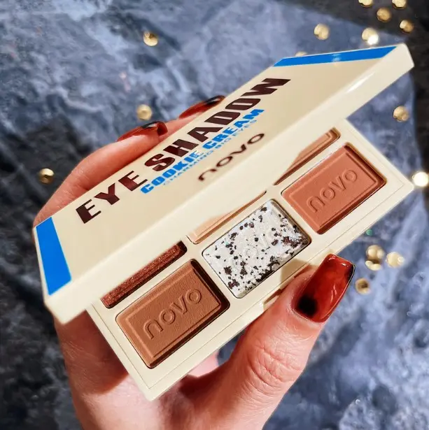 Novo Nieuwe Make-Uppaletten 2021 Chocolade Topseller Zijdeachtige Matte Natuurlijke Oogmake-Up Waterdicht Met Schattige Oogschaduw