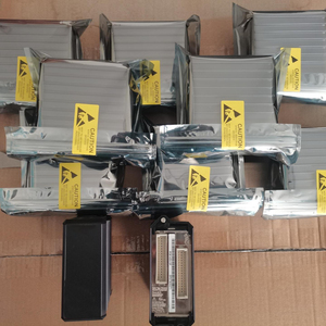 Nuovo marchio originale controllore Plc programmabile logica Gould selezionabile N.O./N.C. AS-B814-108 di uscita relè per PLC - Product Image 1