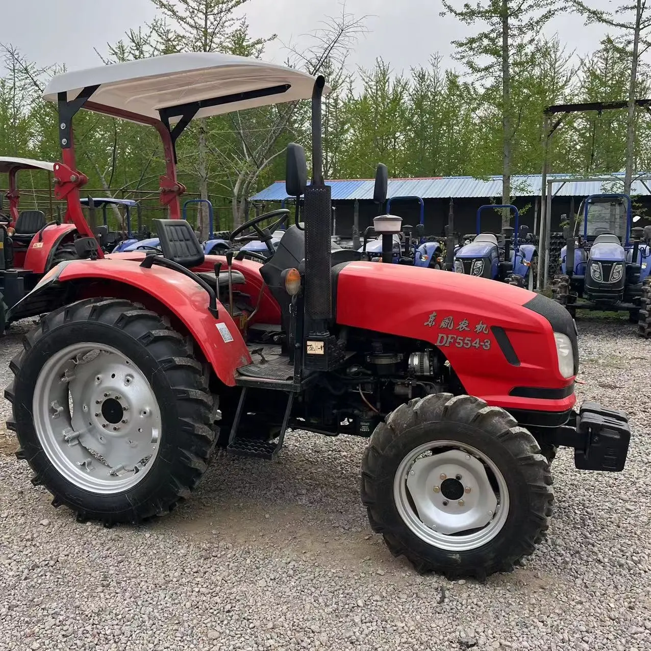 Trator da roda de ferro fechadura uma porta massey ferguson 165