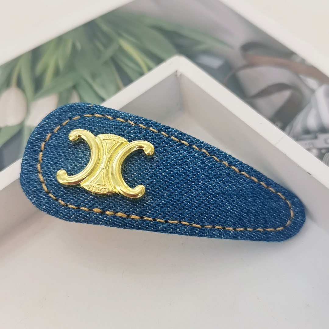 bleu foncé avec accessoires