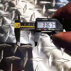 1060 3003 5052 5754 6061 6063 <span class=keywords><strong>Tear</strong></span> Drop kim cương nhôm chequered tấm tấm trọng lượng dập nổi khuôn mẫu tấm nhôm - Product Image 1