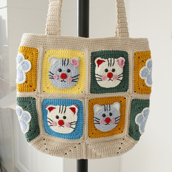 Épaule de chat blanc de riz