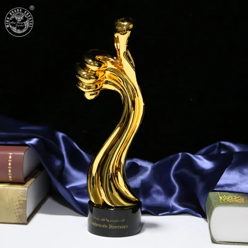 Piala Kristal Acara Jempol Resin Emas dan MH-J0979 Penghargaan