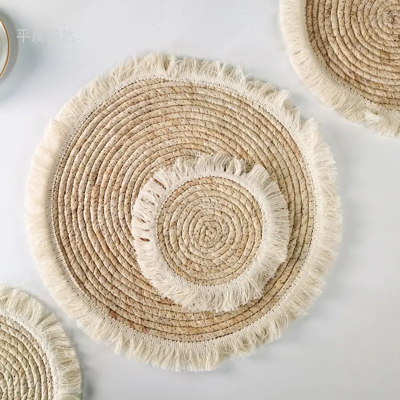 Modern simple straw woven placemat corn husk woven mat fringed edge thickened insulated placemat small cup cushion table mat