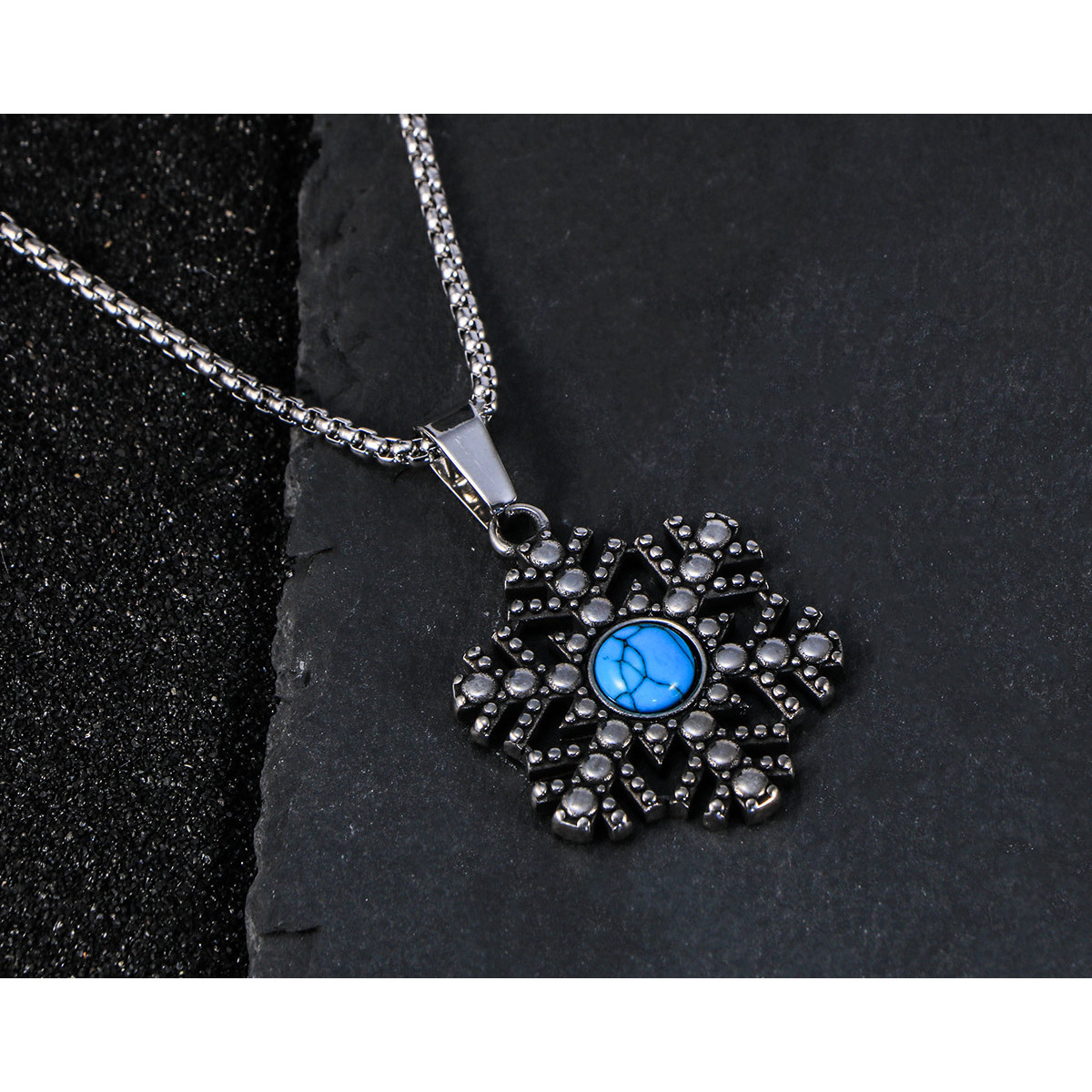Pendentif unique en grès bleu