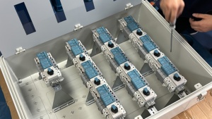 IP65 CE PVコンバイナーボックス2 in 2out防水1000VソーラーDC 1ストリング500Vジャンクションボックス4入力1出力 - Product Image 6