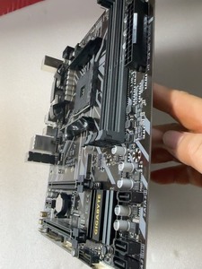 Vendita calda B450M DS3H AM4 socket con quattro slot di memoria che supportano fino a 128GB AMD scheda madre