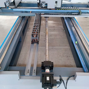 Automatico CNC orizzontale PVC UPVC telaio quattro angoli pulizia e saldatura macchina finestra e porta linea di produzione macchina che fa macchina - Product Image 3