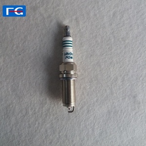 Oto yedek parçaları MD376962 iridyum buji IKH16 PK16PR11 araba için otomatik buji iridyum motor bujisi - Product Image 1