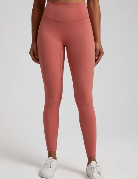 สีน้ำตาลอมชมพู