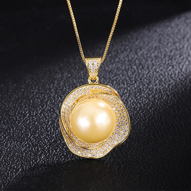 Gold pendant