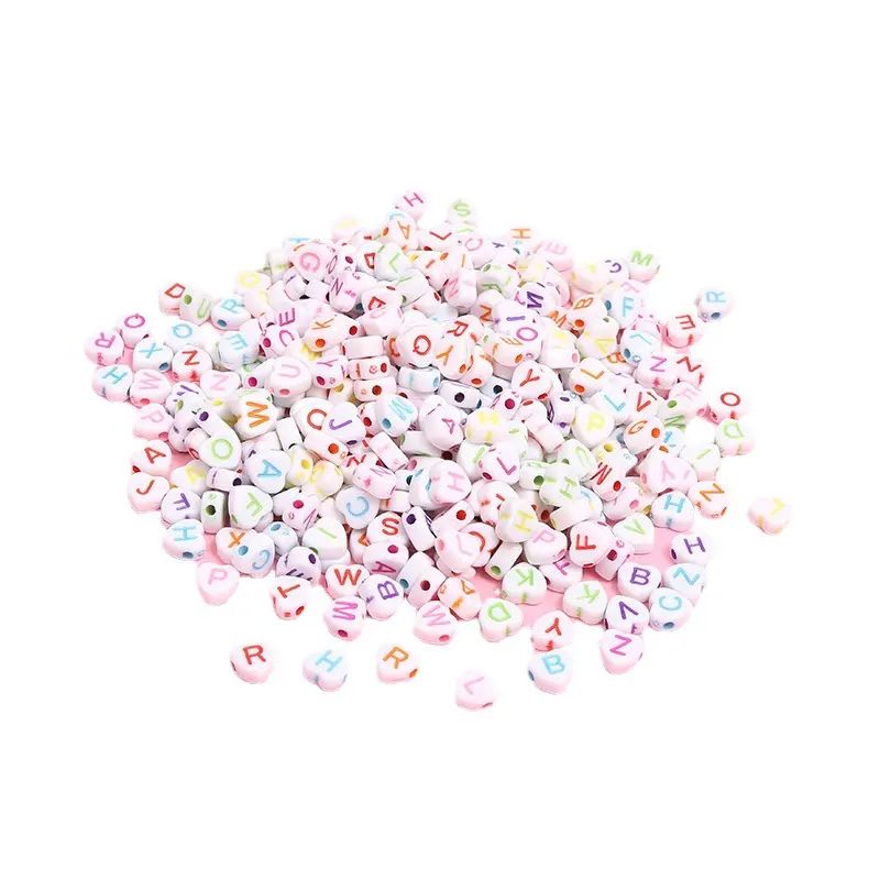 Cuentas de letras acrílicas 4*7MM corazón blanco silicona color esmalte cuentas agujero vertical alfabeto de plástico niños educación DIY cuentas