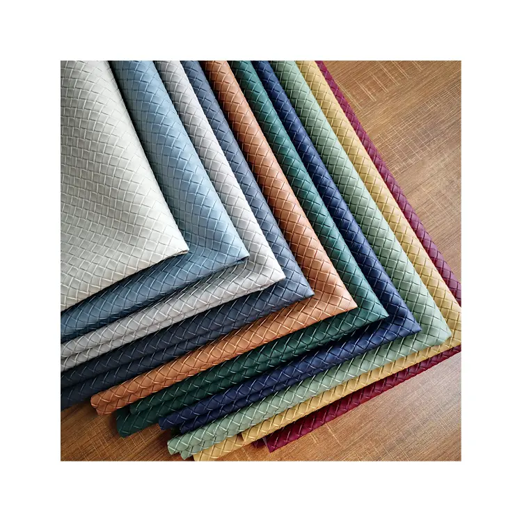 Venta al por mayor de telas de tapicería de cuero sintético PU patrón de tejido perlado respaldo de gamuza cuero de imitación de PVC