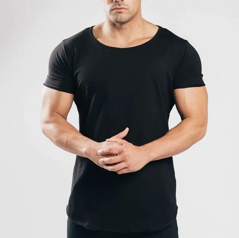Мужская быстросохнущая черная футболка с коротким рукавом и круглым вырезом