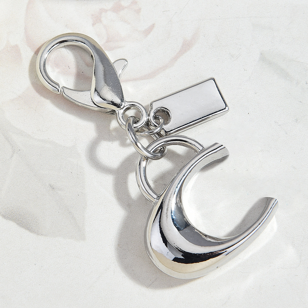 Pendentif lettre C