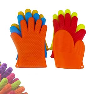 2023 Top Sale Silicone Star Non slip Heat Resistant Shape Heart Shape Two <strong>Finger</strong> Five <strong>Finger</strong> <strong>Baking</strong> Insulation Mitten - Product Image 2
