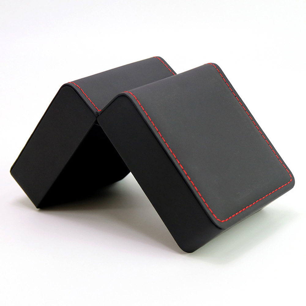 Noir avec ligne rouge