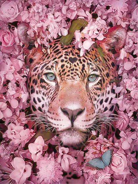 8087 leopardo entre las flores