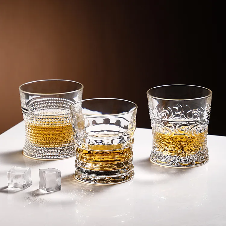 Tasse à whisky en gros Tasse en verre à whisky de ménage de grande valeur Tasse à whisky classique soufflée à la main