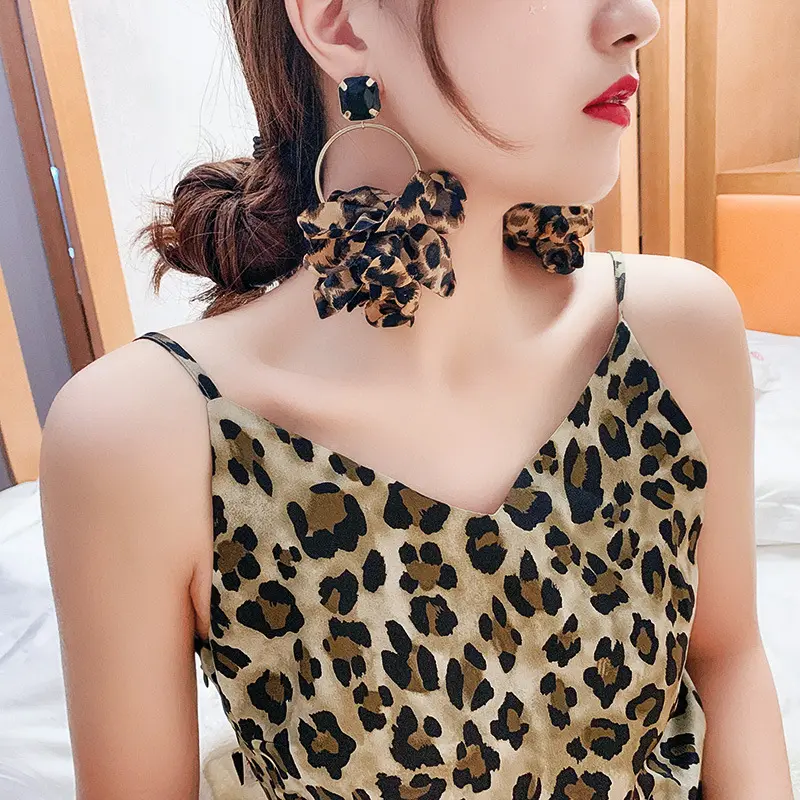 Pendientes con estampado de leopardo y aguja de plata 925, nuevos pendientes grandes exagerados para discoteca retro, joyería de moda de tela 2023 para mujer