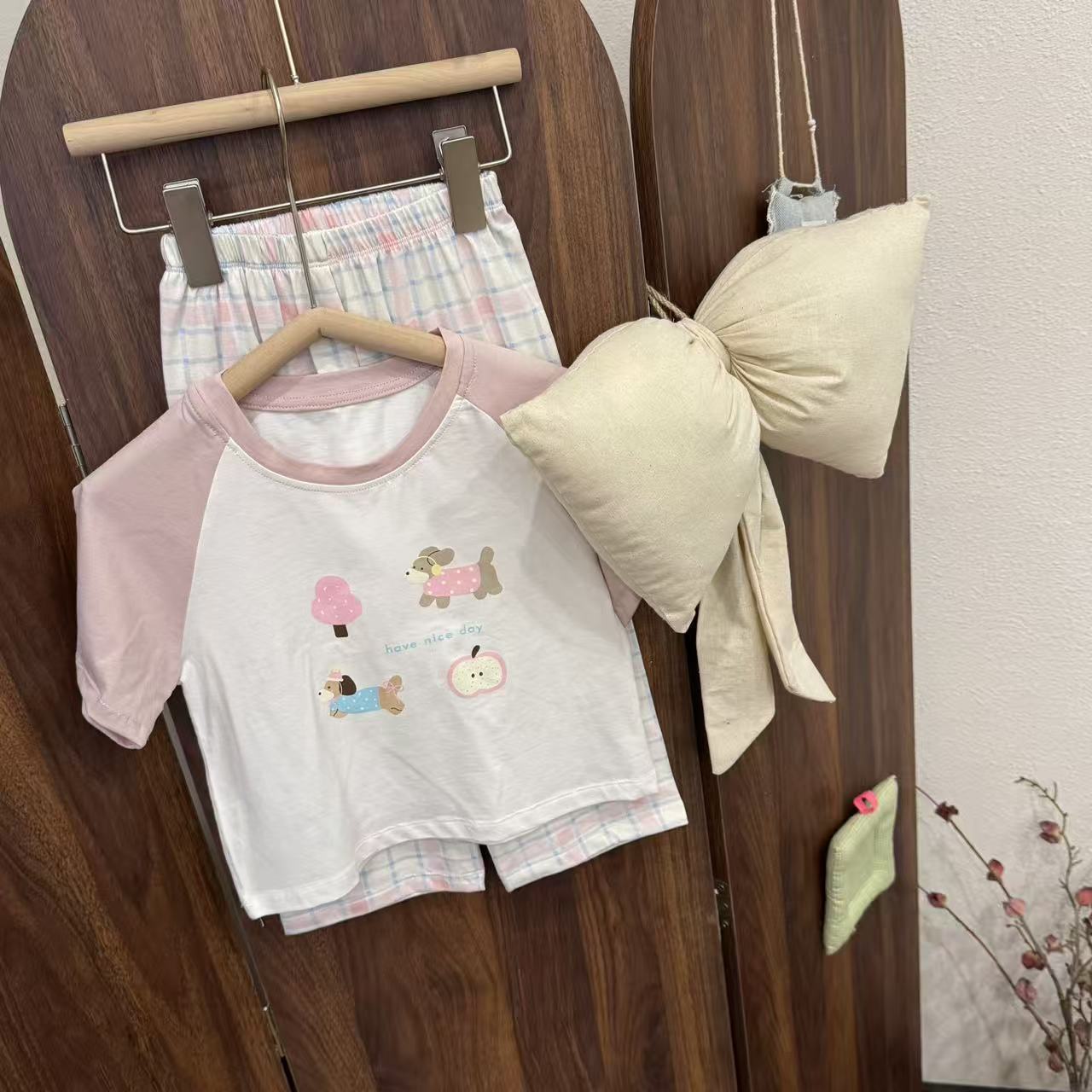 Top da ragazza con maniche raglan