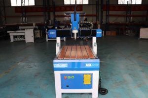 迷你 2.2kw 主轴桌面 4 轴数控路由器 6090 出售 - Product Image 6
