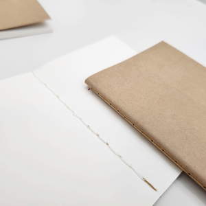 学生日记笔记本练习本文具办公简约牛皮纸棕色笔记本 - Product Image 4
