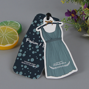 Design personalizado barato Impressão Nome Logotipo Papel Vestuário Hangtag Etiquetas Vestuário Pendurar <span class=keywords><strong>Tags</strong></span> com Corda