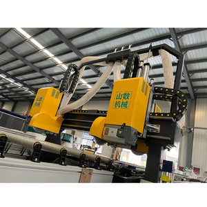 Ad alta efficienza CNC pannelli porta legno sega macchina di carico automatico di scarico piattaforma con quattro lato taglio squadrato tre sega - Product Image 4