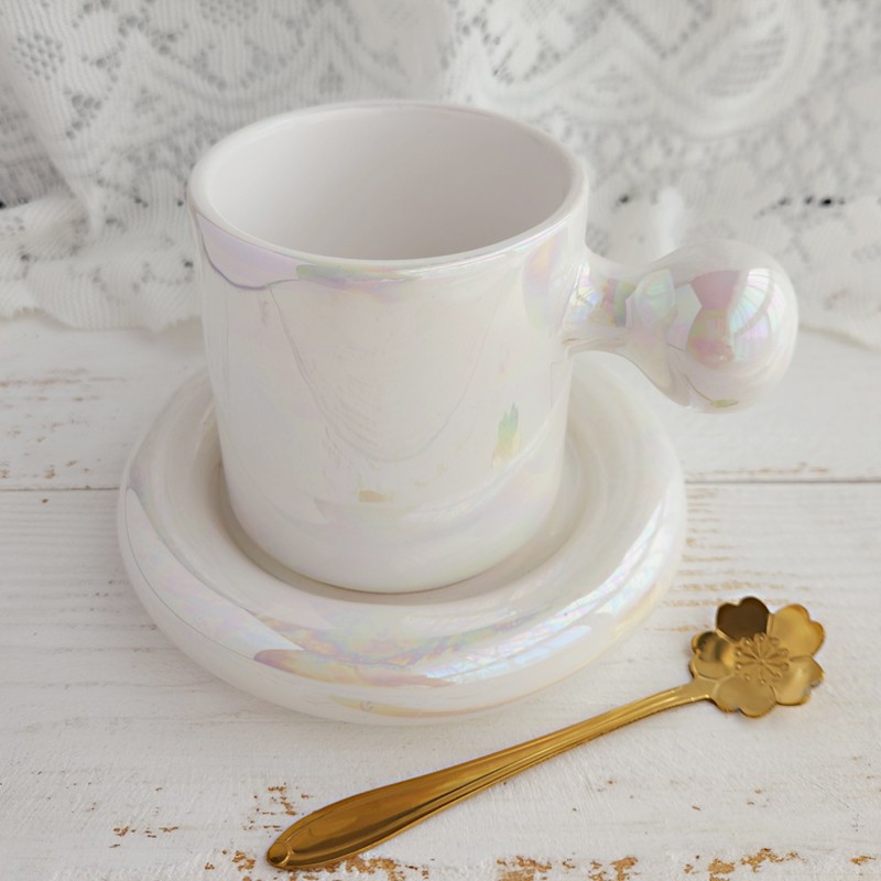 Ensemble blanc nacré avec cuillère dorée gratuite
