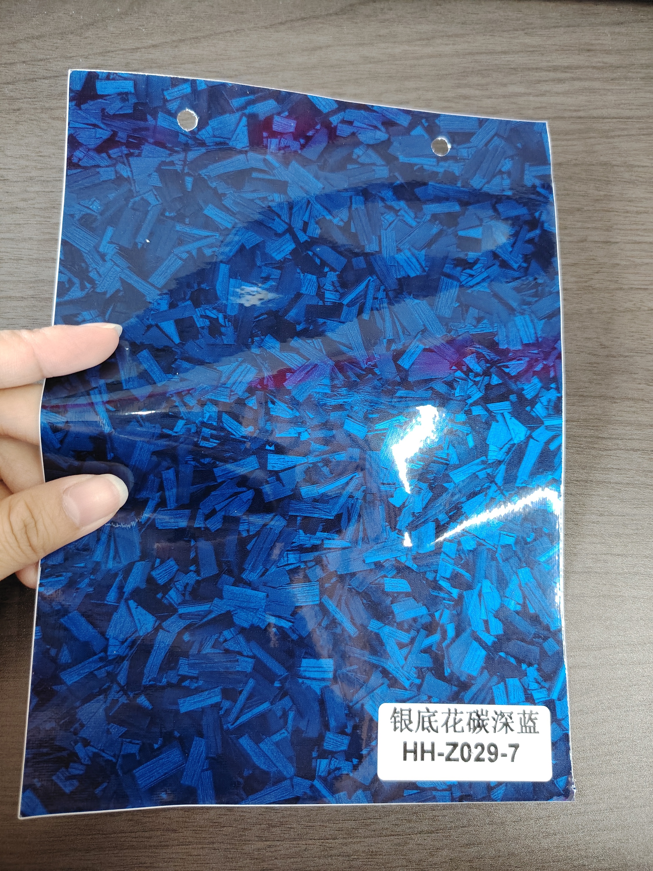 Base argentée bleu foncé brillant