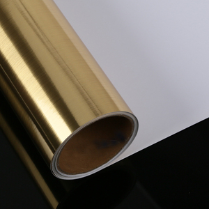 สติกเกอร์ไวนิลเคลือบเงาไวนิลสีทองและสีเงินสำหรับตัดสติกเกอร์ไวนิลแบบมีกาวในตัวสำหรับพล็อตเตอร์