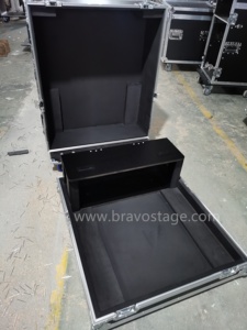 为<span class=keywords><strong>Midas</strong></span> <span class=keywords><strong>M32R</strong></span>定制带狗窝的混音器飞行箱 - Product Image 6