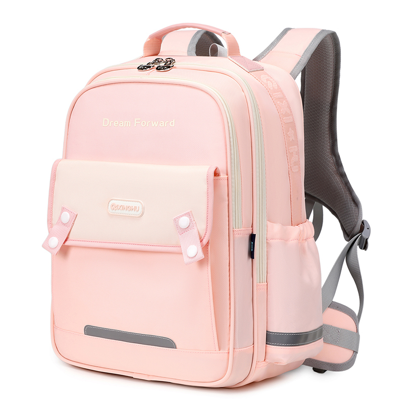Mochila impermeable rosa.