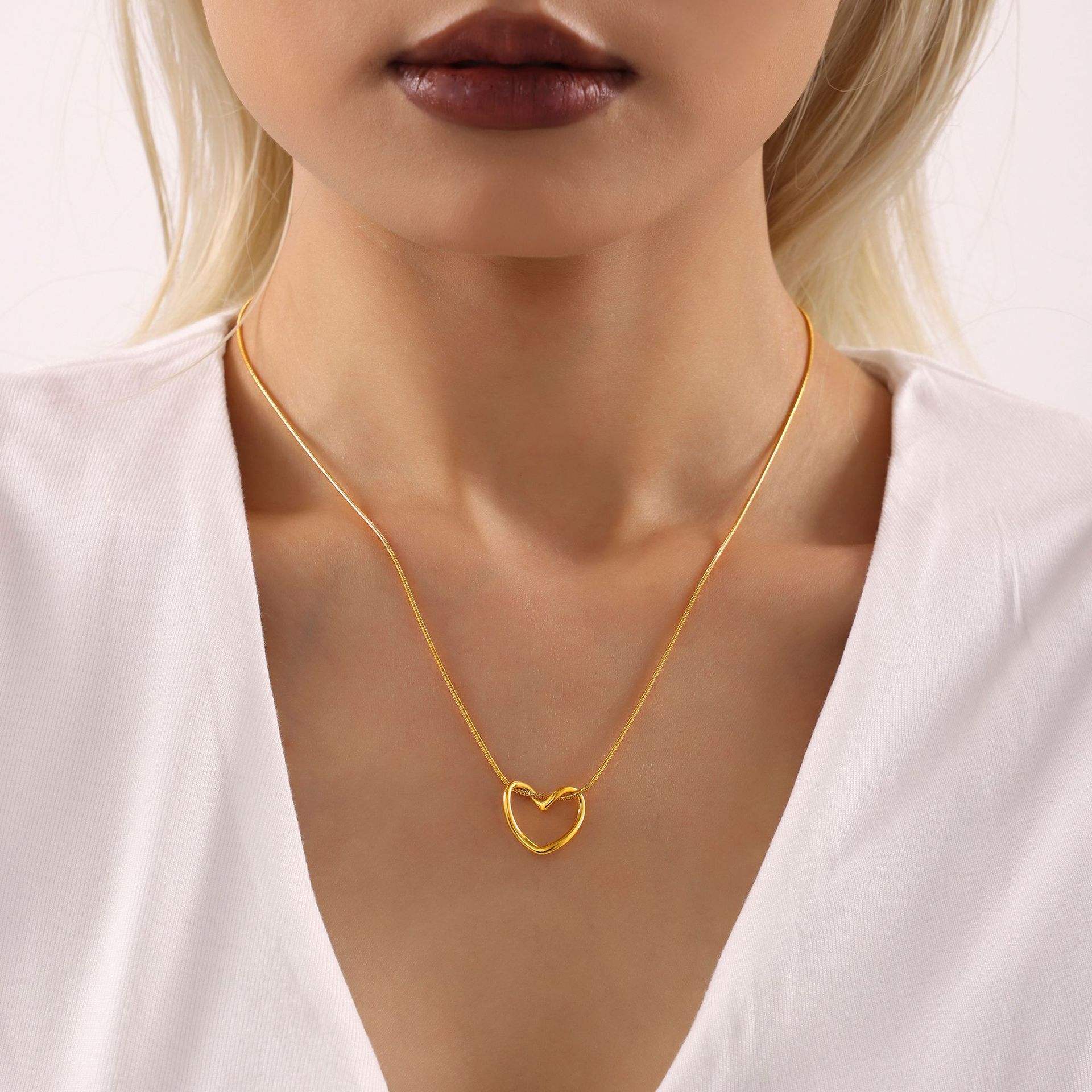 Gold heart necklace